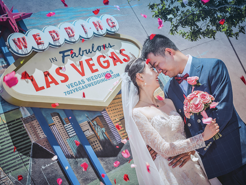 A couple getting married at a drive through venue in Vegas