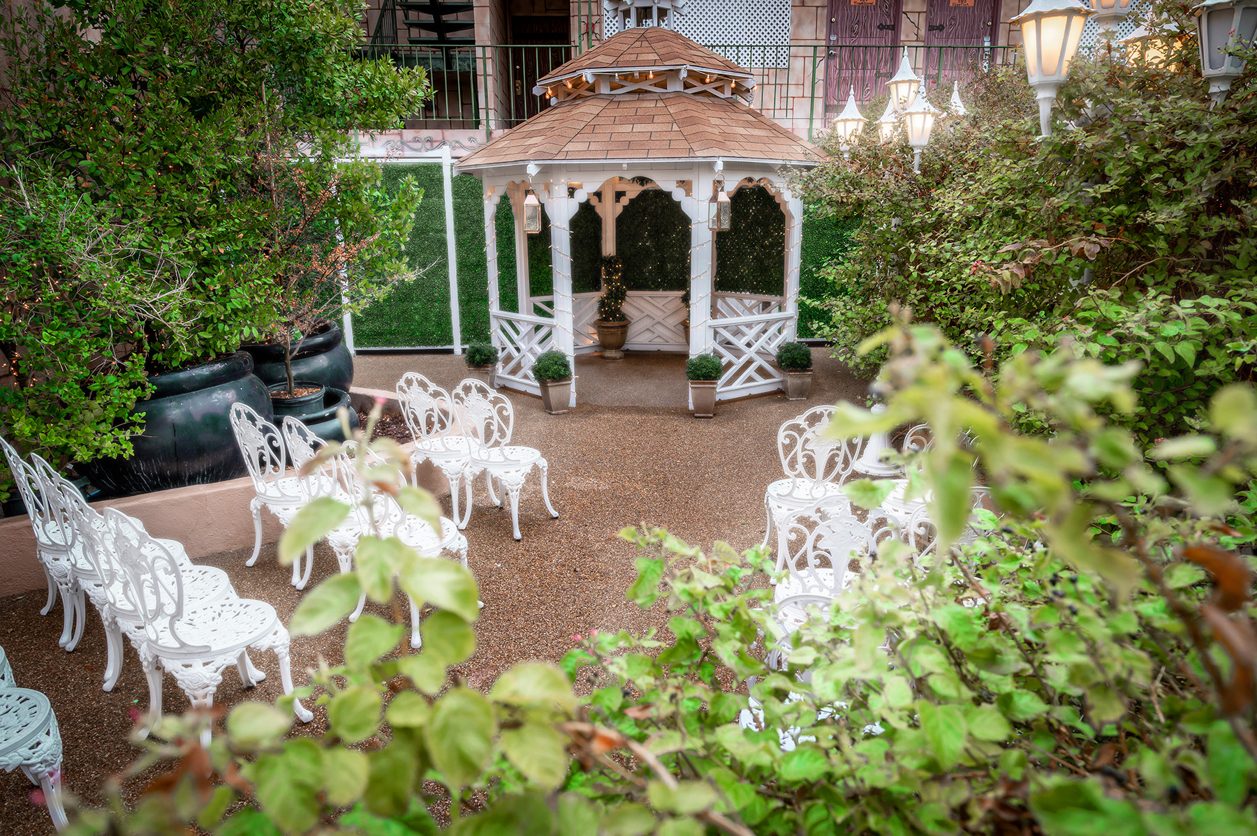 Outdoor Gazebo Wedding in Las Vegas 