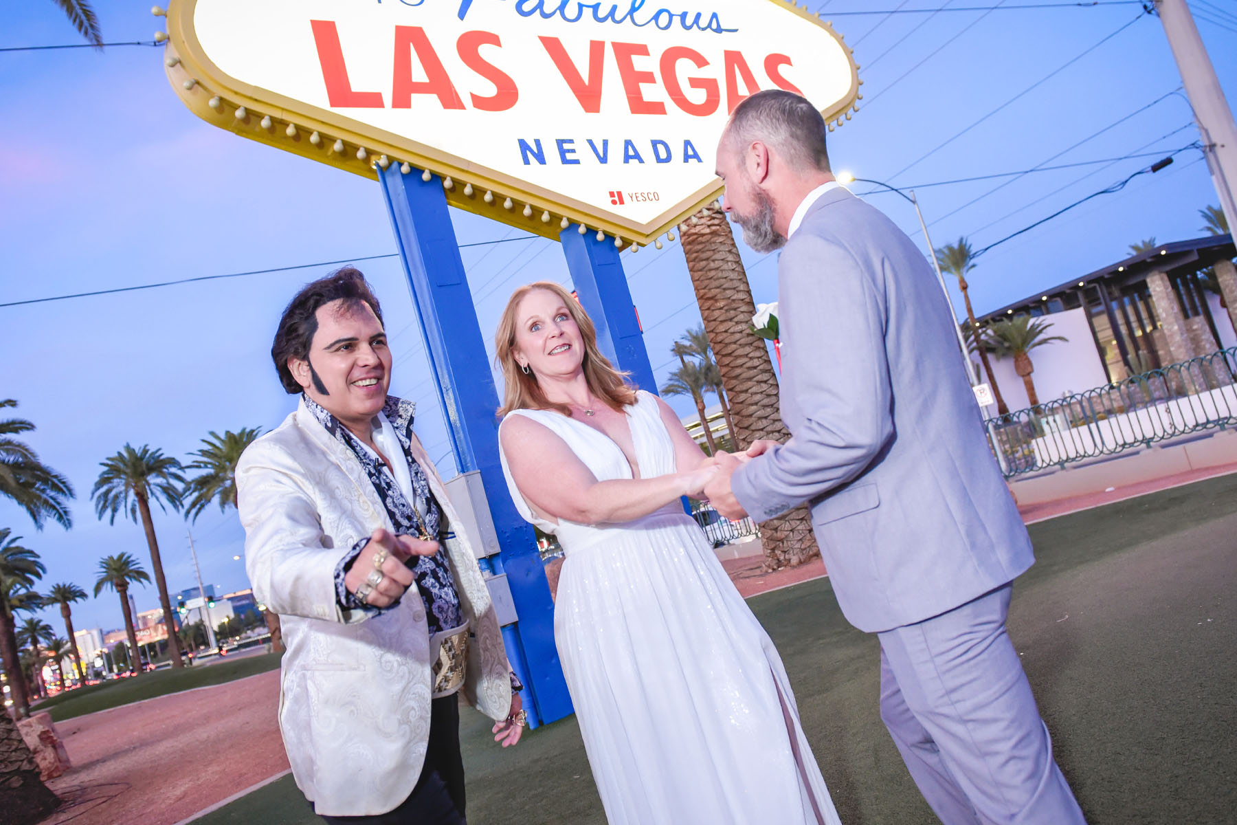 Elvis themed wedding in Vegas
