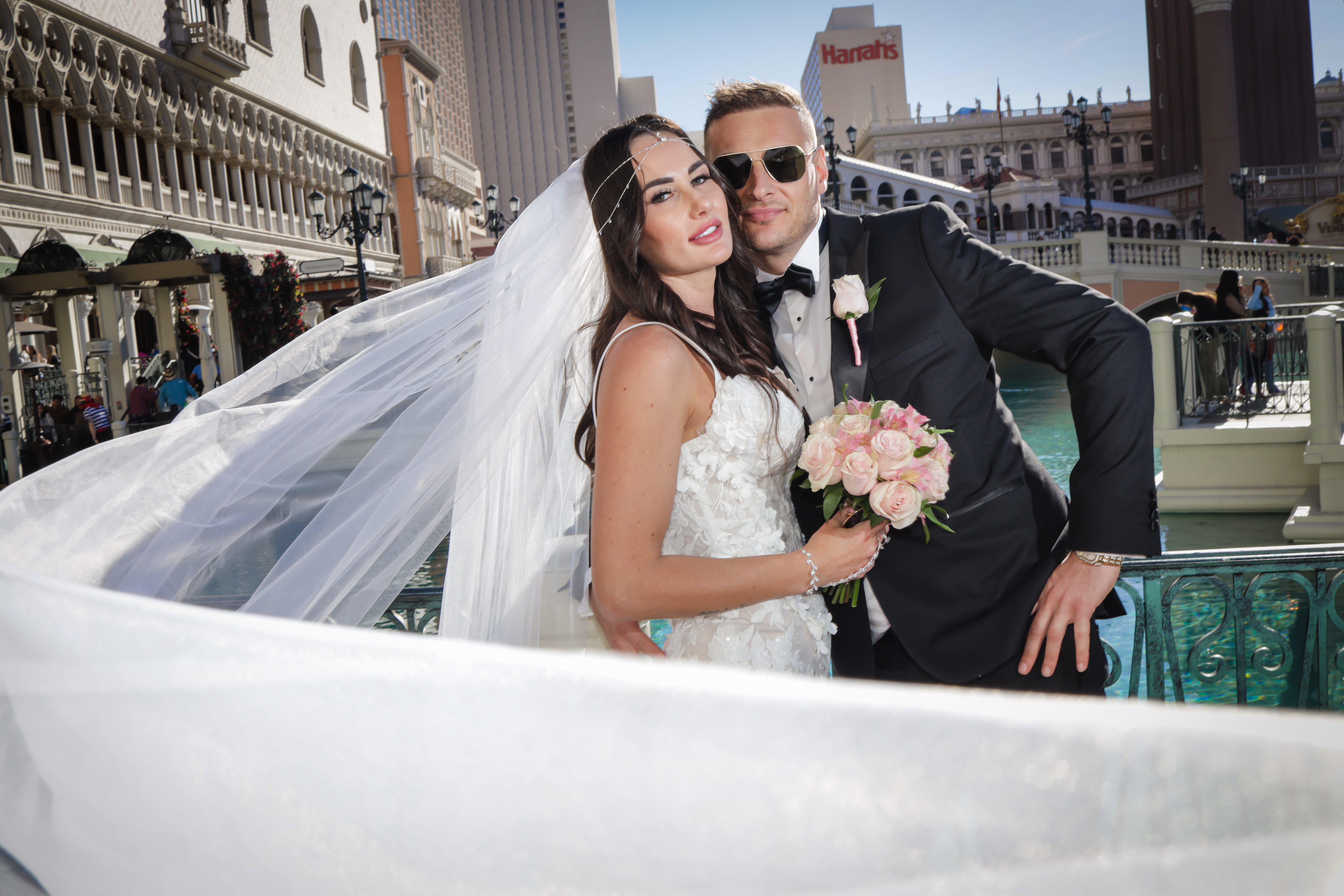 Metropolitan- Downtown Las Vegas Wedding Photos